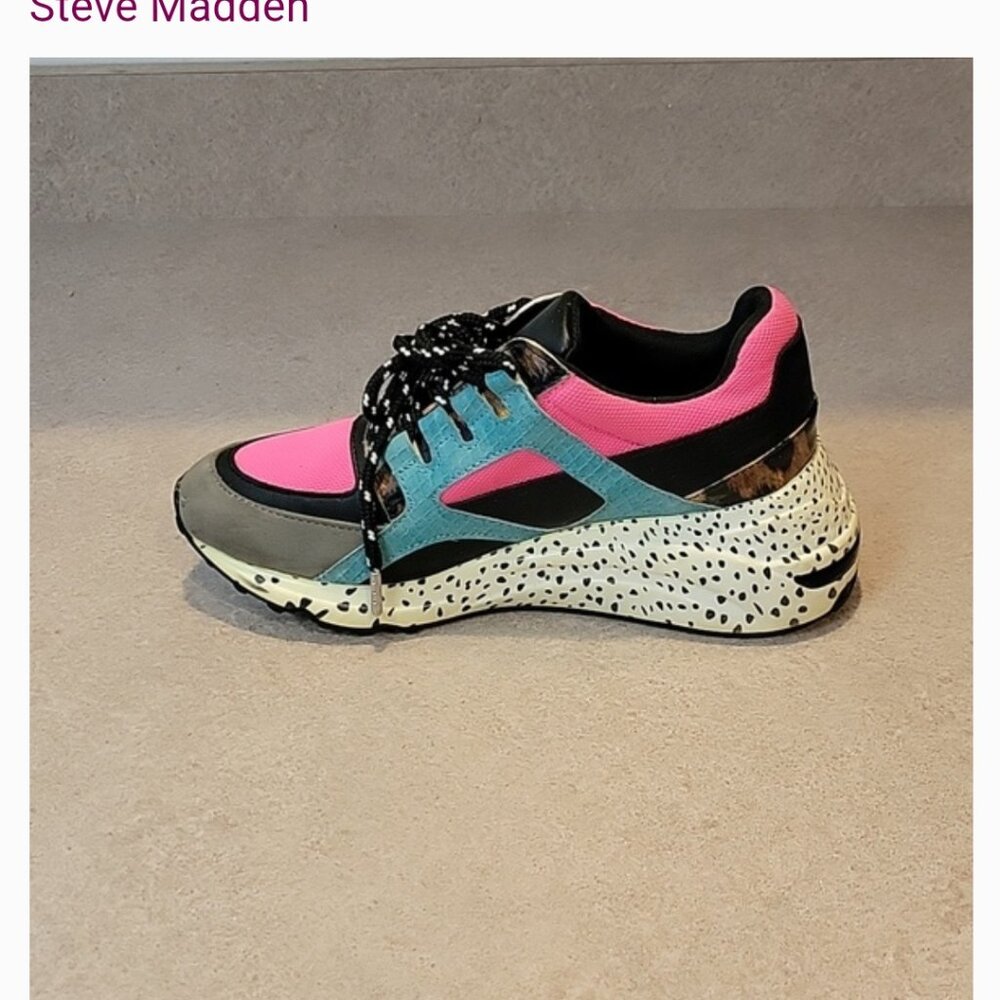 Steve madden bara sneakers size 6.5